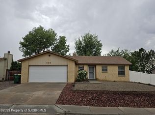 607 E 38th St, Farmington, NM 87401