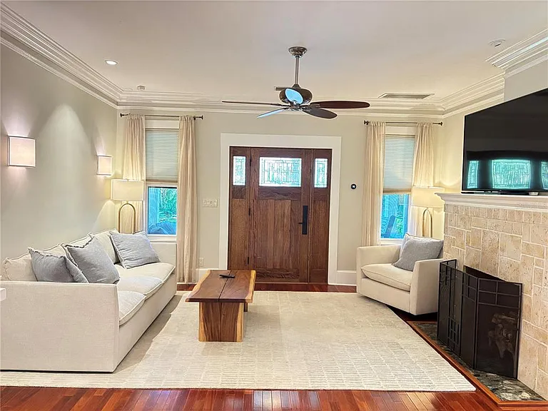 324 Julia Pl — Photo 26