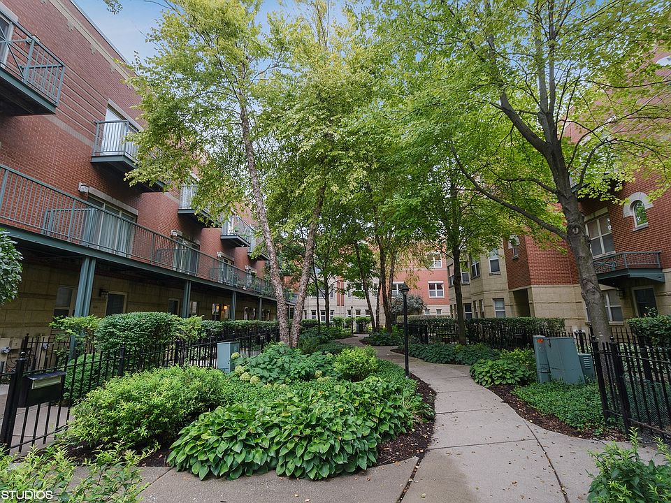 1st image of 4530 S Woodlawn Ave Unit 407