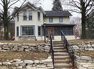 118 Hill St, Hartland, WI 53029