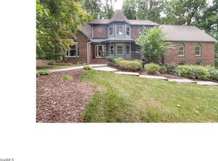 3400 Manorwood Rd, Greensboro, NC 27406
