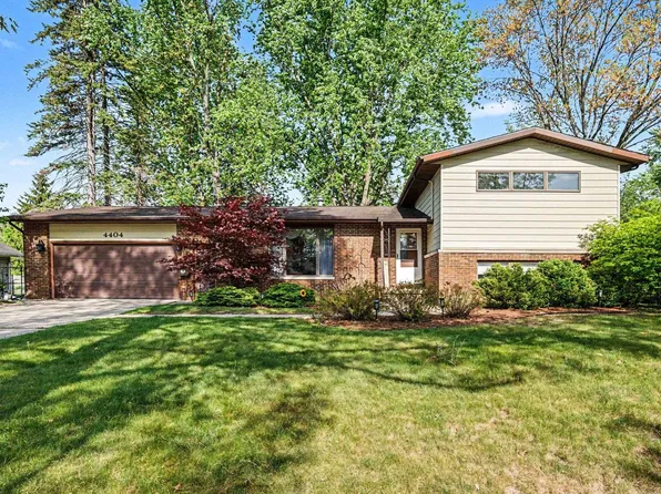 4404 Robinhood Ter, Midland, MI 48642