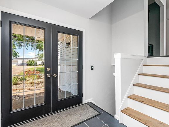 3rd image of 2 Morning Glory Cir
