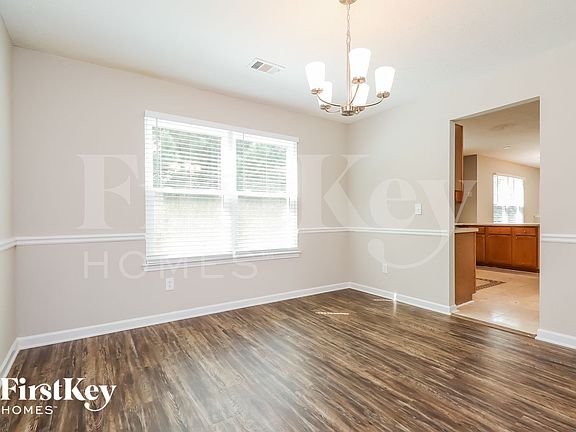 4th image of 1705 Bennett Dr