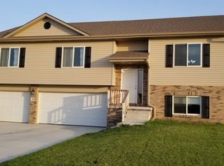 14313 Red Gauntlet St, Waverly, NE 68462