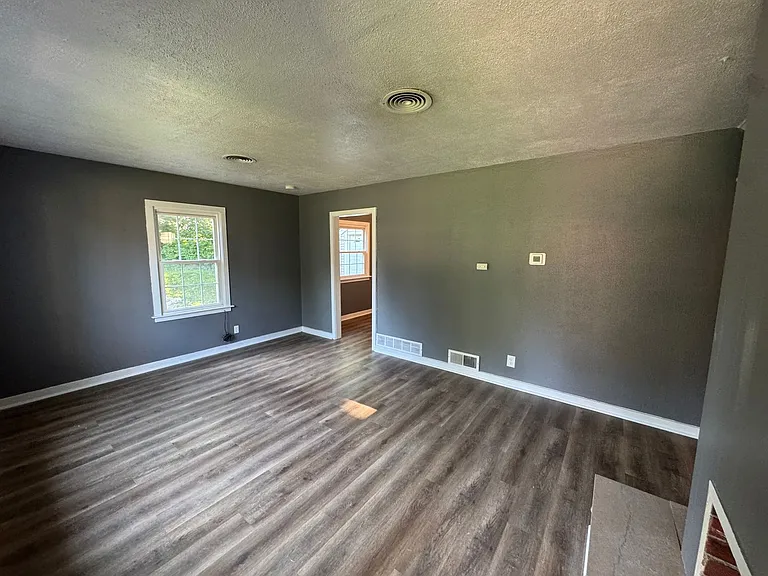 4536 23rd Ave — Photo 3
