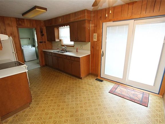 4th image of 5815 Beech Dr
