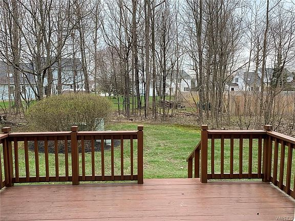 4th image of 135 Northwood Dr
