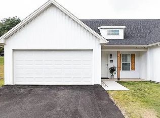 2588 Emma Ln, York, PA 17406