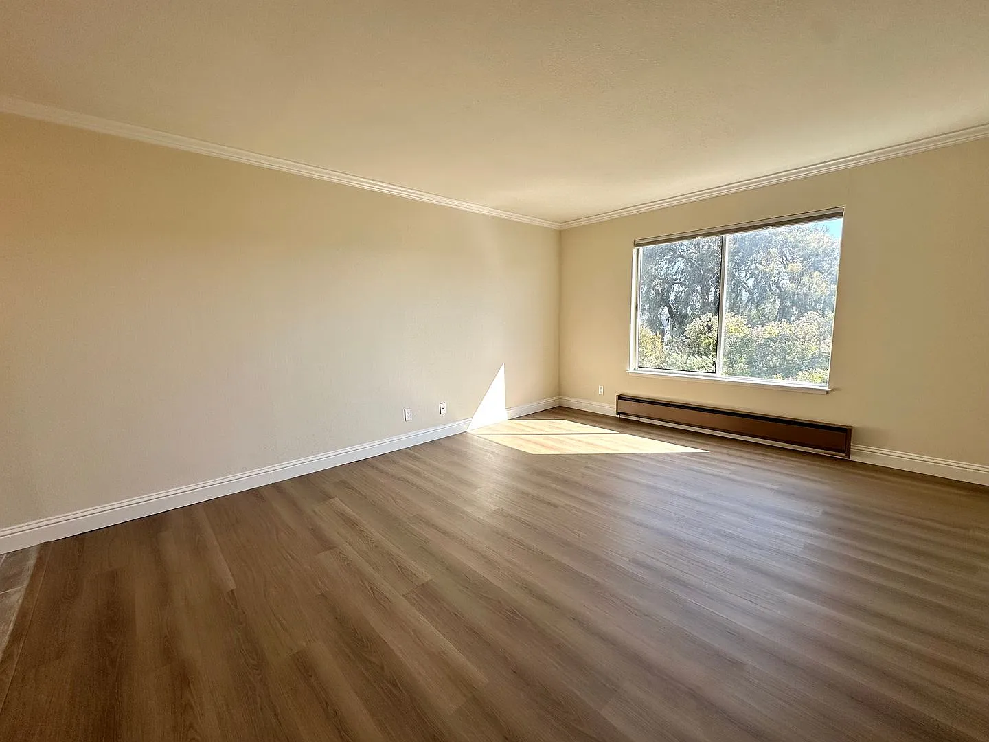 300 Monterey Blvd — Photo 4