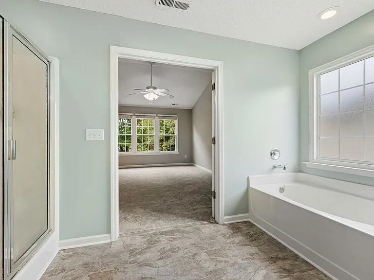405 Grassy Point Rd — Photo 13