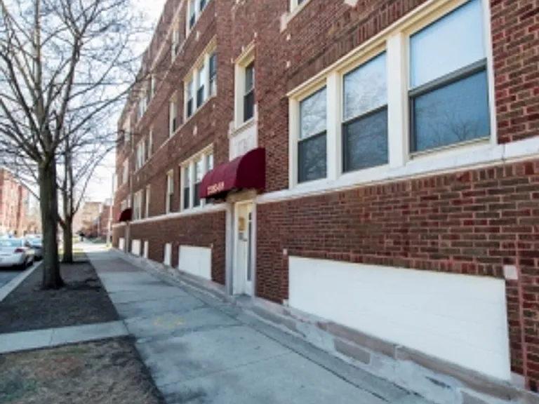 7400 S Yates Blvd — Photo 8