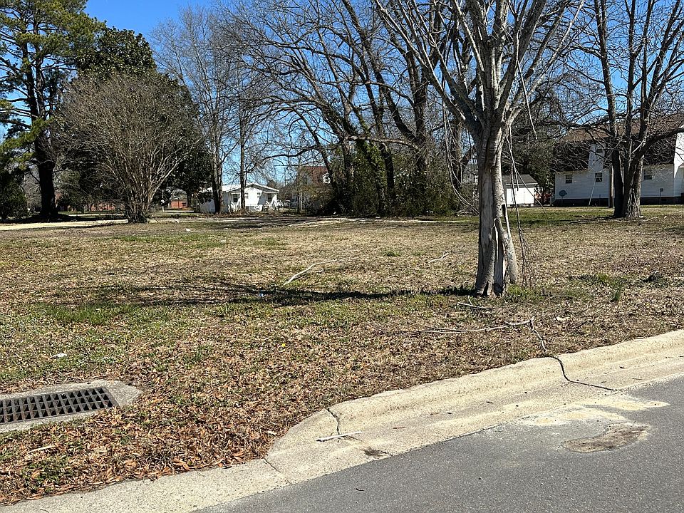 1st image of 706 N Oakum Street