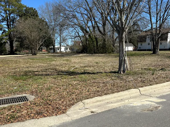 706 N Oakum St, Edenton, NC 27932