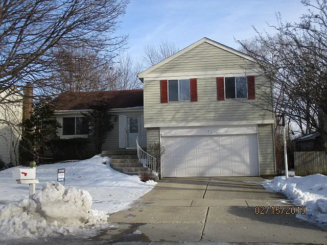 121 Midway Ln photo 1