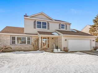 603 Crimson Dr, Crystal Lake, IL 60014