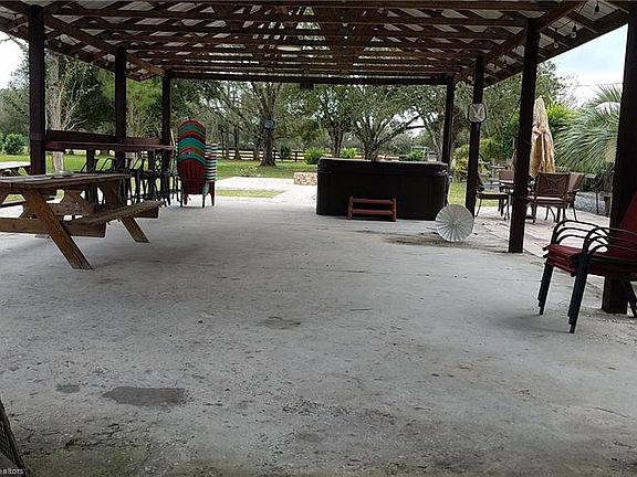 3rd image of 133 Myrtle Bush Ln