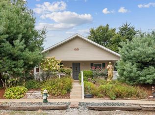 613 N Garfield Ave, Burlington, IA 52601