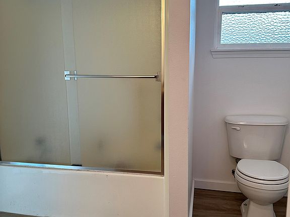 5th image of 1207 Beach Ave #4