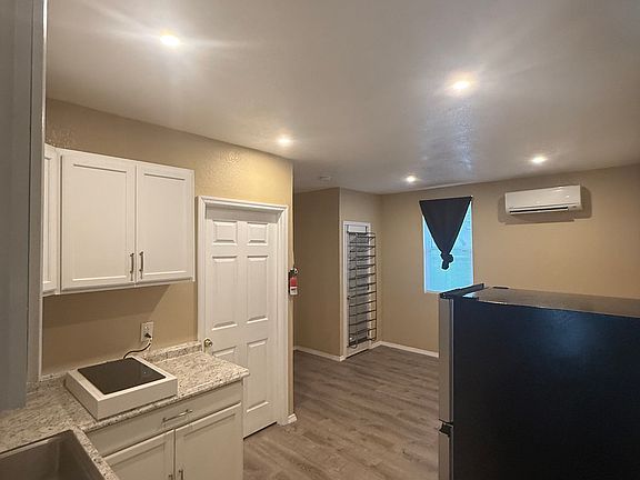 2nd image of 450 Skyline Dr E