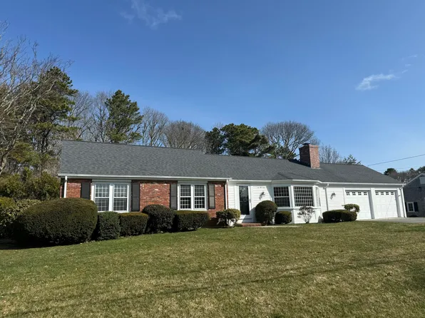 14 Par 3 Drive, South Yarmouth, MA 02664