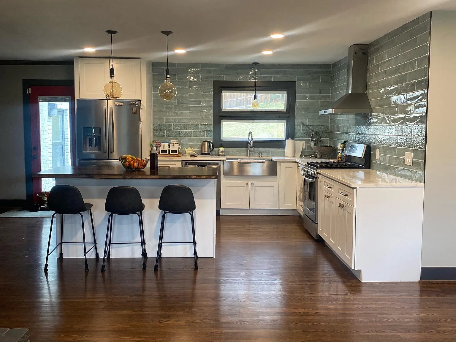 2112 Guaranty Dr — Photo 2