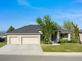 1640 Meadow Hills Dr, Richland, WA