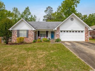 13715 Ivy Point Dr, Little Rock, AR 72211