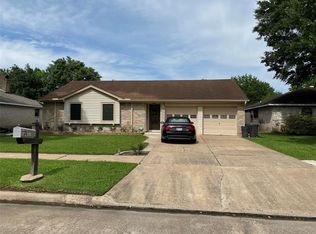 16411 Forest Bend Ave, Friendswood, TX 77546