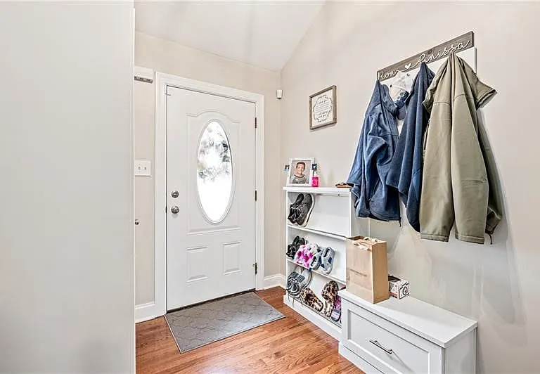 143 Aberdeen Ct — Photo 3