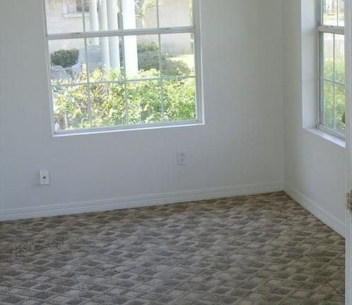 5th image of 219 E Hatton St
