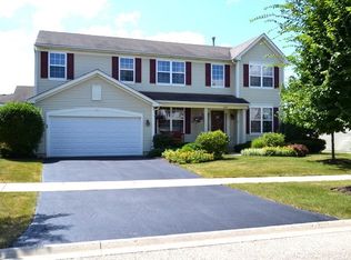 2551 W Magnolia Ln, Round Lake, IL