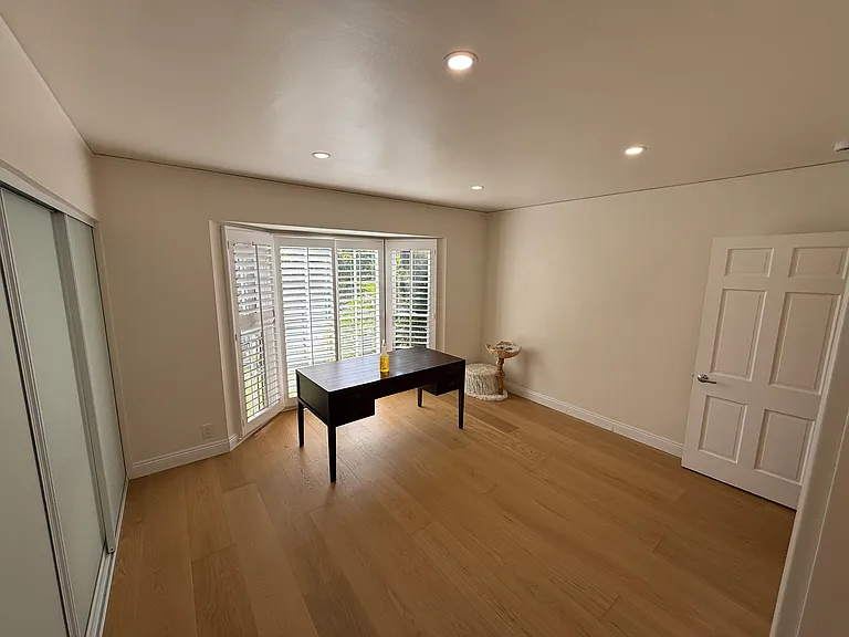 1508 Kelton Ave — Photo 11