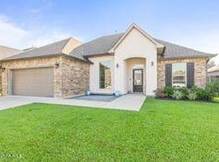 111 Chloe St, Broussard, LA 70518