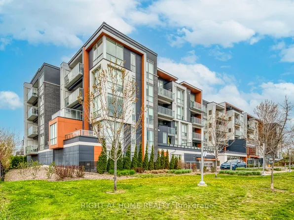 3028 Creekshore Cmn #215, Oakville, ON L6M 5K6