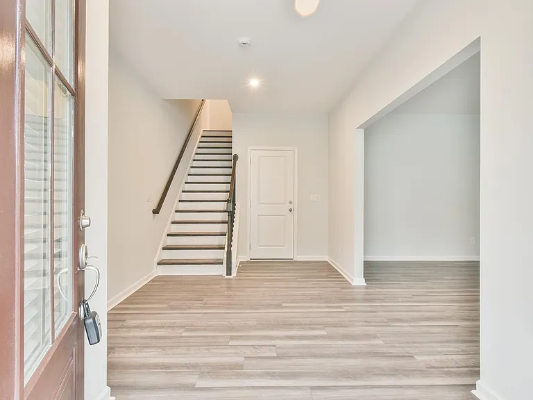 2630 Whistler Way NE — Photo 2