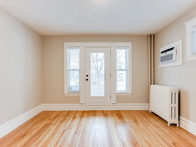941 Goodrich Ave — Photo 4