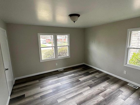 4th image of 8002 Jonquil Dr