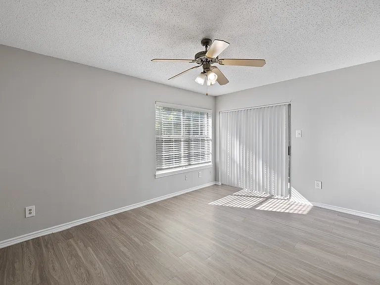 Fairway Greens Apartments — Photo 30