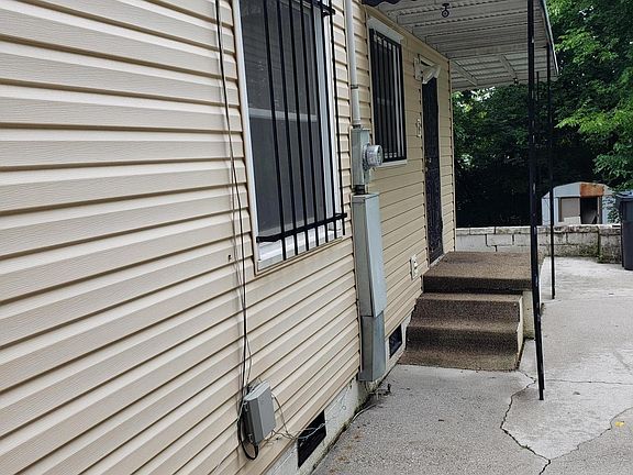 2nd image of 3327 Shields Ave