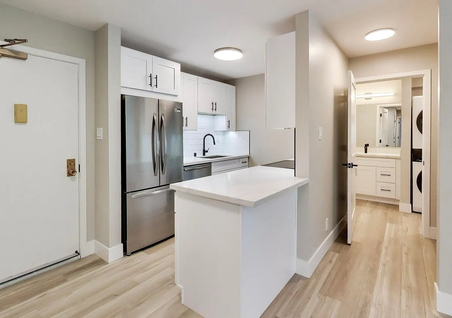 1016 Continentals Way — Photo 3