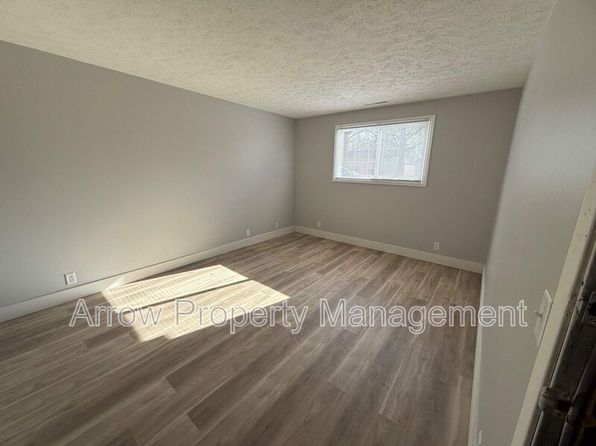 1725 N Iowa Ave APT 4