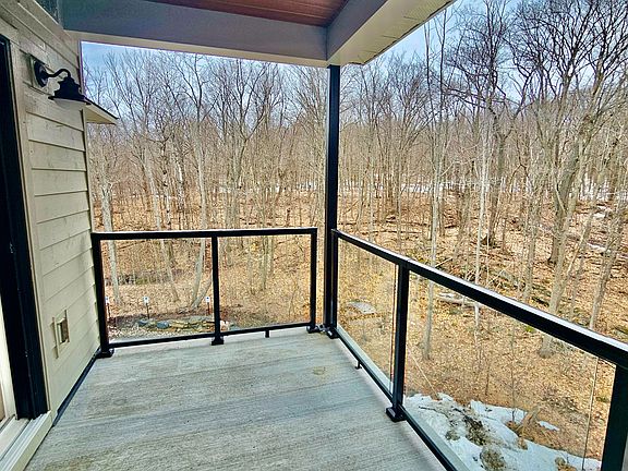 3rd image of 11 B Salt Dock Rd #402