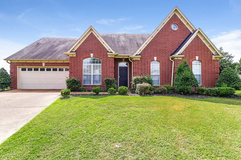3 bed, 2.0 bath, 1718 sqft, $1,880 — Photo 1