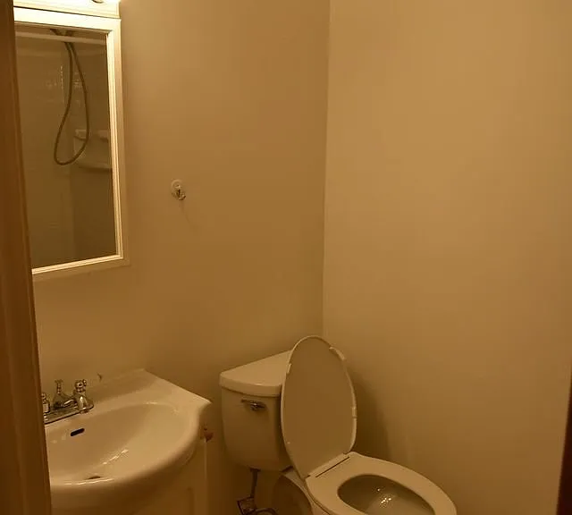 1456 Cornell Ter — Photo 23