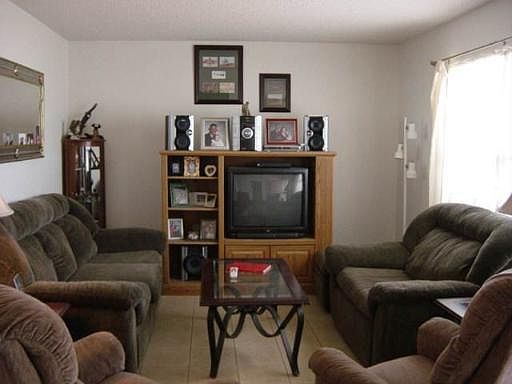 3rd image of 302 ZABRA DR