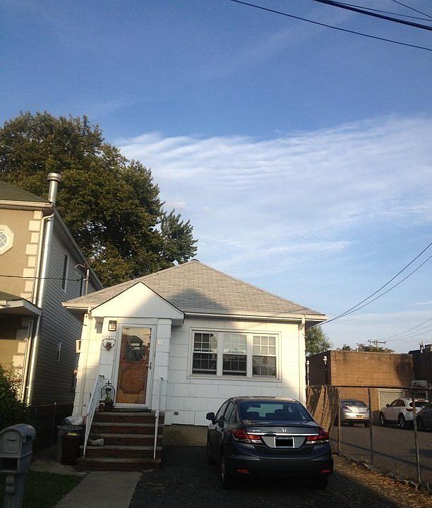 1st image of 51 Hudson Pl