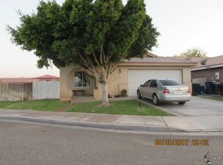 1290 R Tamayo St, Calexico, CA 92231
