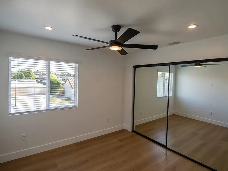 5921 Woodruff Ave #4 — Photo 4