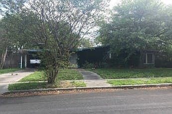 1st image of 238 Pinewood Ln